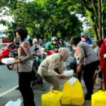 Hari ke 7 Ramadhan 1445 H, Biro SDM Polda Sulsel Bagi Takjil Buka Puasa