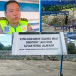 Kekompakan Warga Dan Ditlantas Polda Sulbar Membangun Pos Jaga Bersama Swadaya Masyarakat