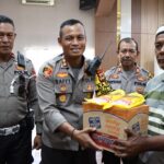 Menjelang Pilkada Polres Palopo Mengadakan Cooling Sistem Dan Pemberian Bantuan Sosial (BANSOS) Kepada Sopir Angkutan Umum.