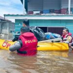 Satsamapta Polres Murung Raya Bantu Warga Terdampak Banjir di Desa Juking Pajang dan Desa Danau Usung Satsamapta Polres Murung Raya Bantu Warga Terdampak Banjir di Desa Juking Pajang dan Desa Danau Usung