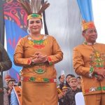 Dina Maulidah Mengapresiasi Kontingen Murung Raya Tampil Memukau di Karnaval Budaya FBIM 2026 Dina Maulidah Mengapresiasi Kontingen Murung Raya Tampil Memukau di Karnaval Budaya FBIM 2026