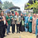 Wabup Rahmanto Bersama Istrinya Dina Maulidah Hadiri Resepsi Pernikahan Warga di Muara Bakanon