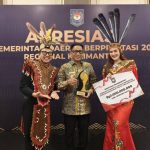 Bupati Heriyus Terima Penghargaan Dari Kemendagri RI, Kategori Penurunan Tingkat Pengangguran Bupati Heriyus Terima Penghargaan Dari Kemendagri RI, Kategori Penurunan Tingkat Pengangguran