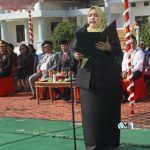 Dina Maulidah Bacakan UUD 1945 pada Upacara Hari Lahir Pancasila di Murung Raya